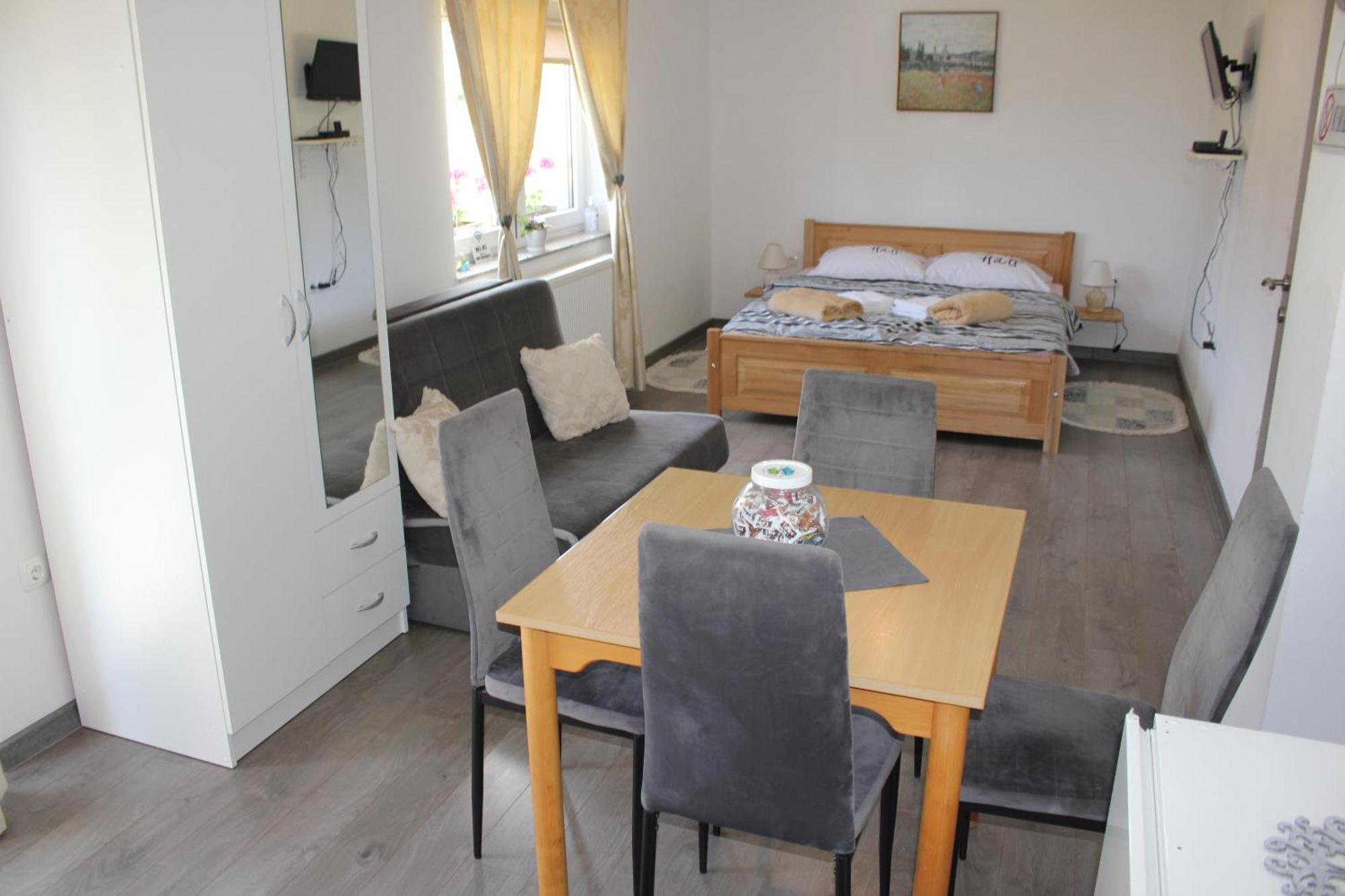Studio Apartments Adian Korenica Habitación foto